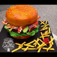 Cheeseburger mit Fries Torte - Cook&#039;n&#039;Bake by Anika Heer