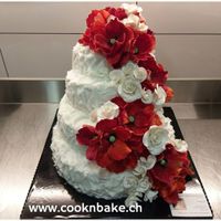 4st&ouml;ckige Hochzeitstorte mit Rosen und Mohnblumen aus Zucker - Cook&#039;n&#039;Bake by Anika Heer