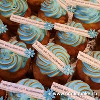 Individuelle Cupcakes mit Firmenslogan auf Esspapier - Cook&#039;n&#039;Bake by Anika Heer